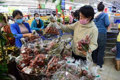 Vải thiều Lục Ngạn bước vào cuối vụ, giá bắt đầu nhích - Ảnh 1. Vải thiều Lục Ngạn bước vào cuối vụ, giá bắt đầu nhích - Ảnh 1.