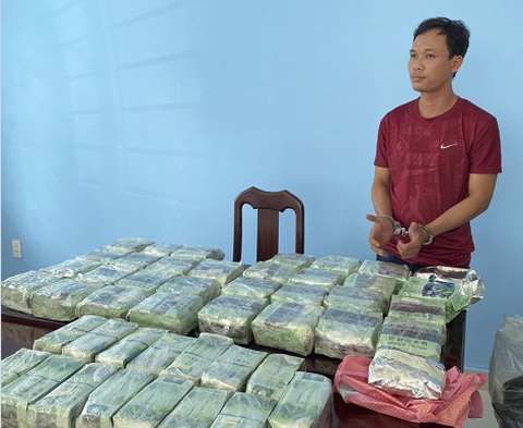 Công an TP.HCM phá đường dây mua bán 86kg ma túy, bắt 12 người - Ảnh 1. Công an TP.HCM phá đường dây mua bán 86kg ma túy, bắt 12 người - Ảnh 1.