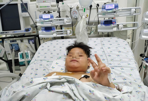 Uống thuốc đau họng mẹ tự mua, học sinh sốc phản vệ thuốc nguy kịch - Ảnh 1. Uống thuốc đau họng mẹ tự mua, học sinh sốc phản vệ thuốc nguy kịch - Ảnh 1.