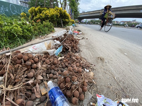 ‘Đại lộ’ ngàn tỉ Chu Văn An dở dang, nhiều nơi ngập ngụa rác - Ảnh 3. ‘Đại lộ’ ngàn tỉ Chu Văn An dở dang, nhiều nơi ngập ngụa rác - Ảnh 3.