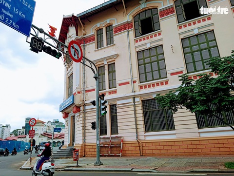 Bên trong trụ sở Hỏa xa giữa Sài Gòn: vẫn chắc chắn, tráng lệ sau hơn 1 thế kỷ - Ảnh 13. Bên trong trụ sở Hỏa xa giữa Sài Gòn: vẫn chắc chắn, tráng lệ sau hơn 1 thế kỷ - Ảnh 13.