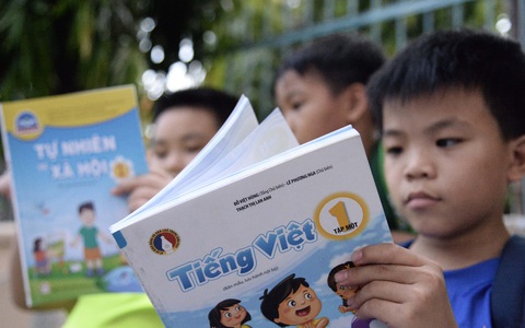 Bộ GD-ĐT nói gì về chọn sách giáo khoa? - Ảnh 1. Bộ GD-ĐT nói gì về chọn sách giáo khoa? - Ảnh 1.