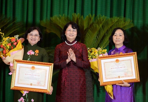 TP.HCM đưa phong trào thi đua thành động lực vực dậy kinh tế - Ảnh 4. TP.HCM đưa phong trào thi đua thành động lực vực dậy kinh tế - Ảnh 4.