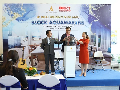Gần 300 khách hàng tham quan trải nghiệm nhà mẫu khu căn hộ ‘resort’ Aquamarine - Ảnh 1. Gần 300 khách hàng tham quan trải nghiệm nhà mẫu khu căn hộ ‘resort’ Aquamarine - Ảnh 1.