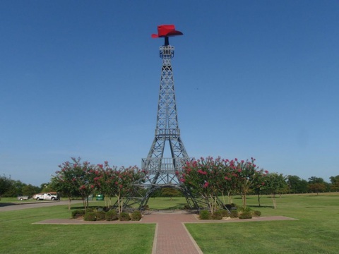 Tháp Eiffel và cảm hứng cho những phiên bản nổi tiếng trên thế giới - Ảnh 9. Tháp Eiffel và cảm hứng cho những phiên bản nổi tiếng trên thế giới - Ảnh 9.