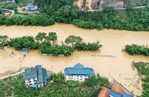 Trung Quốc đang che giấu tình hình mưa lũ gây nhiều thiệt hại? - Ảnh 2. Trung Quốc đang che giấu tình hình mưa lũ gây nhiều thiệt hại? - Ảnh 2.