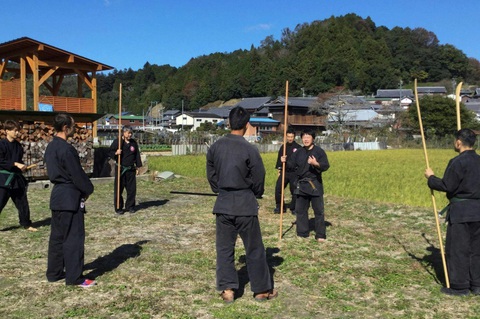 Ninja đời mới ở Nhật đã có bằng Thạc sĩ - Ảnh 2. Ninja đời mới ở Nhật đã có bằng Thạc sĩ - Ảnh 2.