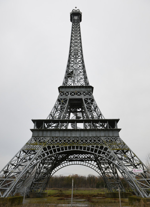 Tháp Eiffel và cảm hứng cho những phiên bản nổi tiếng trên thế giới - Ảnh 6. Tháp Eiffel và cảm hứng cho những phiên bản nổi tiếng trên thế giới - Ảnh 6.