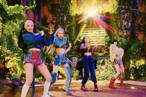 MV How You Like That của Blackpink lập kỷ lục thế giới nhưng gây tranh cãi tôn giáo - Ảnh 2. MV How You Like That của Blackpink lập kỷ lục thế giới nhưng gây tranh cãi tôn giáo - Ảnh 2.