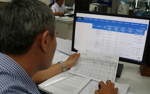 Lắp côngtơ điện tử để giảm sai sót ghi điện - Ảnh 2. Lắp côngtơ điện tử để giảm sai sót ghi điện - Ảnh 2.