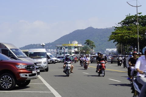 Vũng Tàu: Chuẩn bị thu phí sử dụng vỉa hè, lòng đường - Ảnh 1. Vũng Tàu: Chuẩn bị thu phí sử dụng vỉa hè, lòng đường - Ảnh 1.