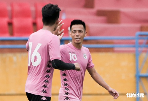 Tiền đạo Văn Quyết: Văn Hậu về Việt Nam tốt cho cậu ấy lẫn Hà Nội FC - Ảnh 1. Tiền đạo Văn Quyết: Văn Hậu về Việt Nam tốt cho cậu ấy lẫn Hà Nội FC - Ảnh 1.
