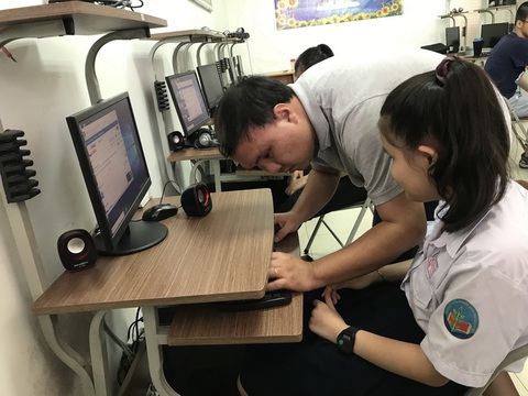 Lớp học giúp người khiếm thị online học bài, tìm việc - Ảnh 1. Lớp học giúp người khiếm thị online học bài, tìm việc - Ảnh 1.