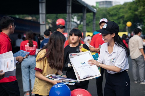 Hoa hậu Đỗ Mỹ Linh và Lương Thùy Linh giao lưu tại Ngày hội tư vấn tuyển sinh hướng nghiệp 2020 - Ảnh 1. Hoa hậu Đỗ Mỹ Linh và Lương Thùy Linh giao lưu tại Ngày hội tư vấn tuyển sinh hướng nghiệp 2020 - Ảnh 1.