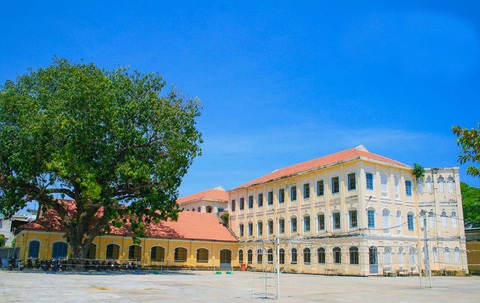 Đại học Quy Nhơn: Chỉ tiêu tuyển sinh ngành sư phạm năm 2020 tăng gấp 3 lần so với các năm trước - Ảnh 1. Đại học Quy Nhơn: Chỉ tiêu tuyển sinh ngành sư phạm năm 2020 tăng gấp 3 lần so với các năm trước - Ảnh 1.