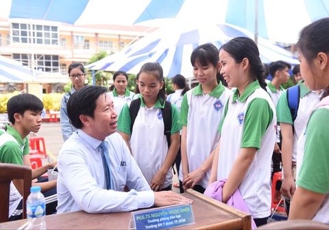 Đề thi tốt nghiệp THPT năm nay dễ hay khó? - Ảnh 5. Đề thi tốt nghiệp THPT năm nay dễ hay khó? - Ảnh 5.