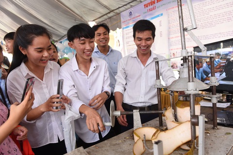 Sáng nay 27-6 tư vấn tuyển sinh ở Tiền Giang: Sát giờ G, thí sinh lưu ý gì? - Ảnh 4. Sáng nay 27-6 tư vấn tuyển sinh ở Tiền Giang: Sát giờ G, thí sinh lưu ý gì? - Ảnh 4.