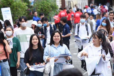 Sáng nay 27-6 tư vấn tuyển sinh ở Tiền Giang: Sát giờ G, thí sinh lưu ý gì? - Ảnh 2. Sáng nay 27-6 tư vấn tuyển sinh ở Tiền Giang: Sát giờ G, thí sinh lưu ý gì? - Ảnh 2.