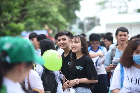 Sáng nay báo Tuổi Trẻ tư vấn tuyển sinh tại Cần Thơ, Hải Phòng: Khám phá ngành nghề, săn tìm cơ hội - Ảnh 4. Sáng nay báo Tuổi Trẻ tư vấn tuyển sinh tại Cần Thơ, Hải Phòng: Khám phá ngành nghề, săn tìm cơ hội - Ảnh 4.
