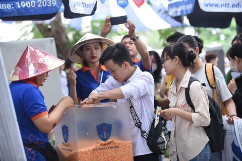 Ngành học nào lâu dài? Càng gần ngày thi càng áp lực, làm sao? - Ảnh 9. Ngành học nào lâu dài? Càng gần ngày thi càng áp lực, làm sao? - Ảnh 9.