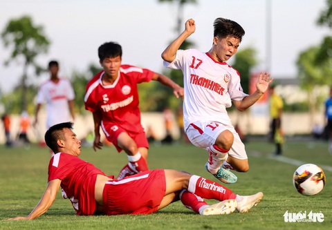 Hàng thủ mơ ngủ, Hoàng Anh Gia Lai lần thứ 3 lỡ hẹn chức vô địch U19 quốc gia - Ảnh 1. Hàng thủ mơ ngủ, Hoàng Anh Gia Lai lần thứ 3 lỡ hẹn chức vô địch U19 quốc gia - Ảnh 1.