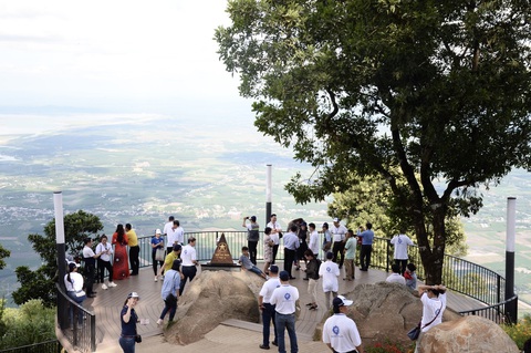 Vi Vu Tây Ninh trong những tour du lịch mới đẹp không tưởng - Ảnh 6. Vi Vu Tây Ninh trong những tour du lịch mới đẹp không tưởng - Ảnh 6.