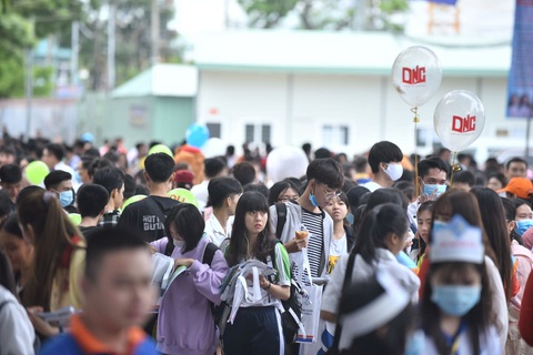 Sáng nay báo Tuổi Trẻ tư vấn tuyển sinh tại Cần Thơ, Hải Phòng: Khám phá ngành nghề, săn tìm cơ hội - Ảnh 1. Sáng nay báo Tuổi Trẻ tư vấn tuyển sinh tại Cần Thơ, Hải Phòng: Khám phá ngành nghề, săn tìm cơ hội - Ảnh 1.