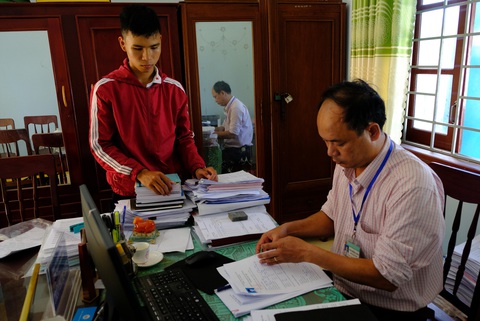 Cả dàn lãnh đạo một xã bị kỷ luật vì vi phạm đất đai - Ảnh 1. Cả dàn lãnh đạo một xã bị kỷ luật vì vi phạm đất đai - Ảnh 1.