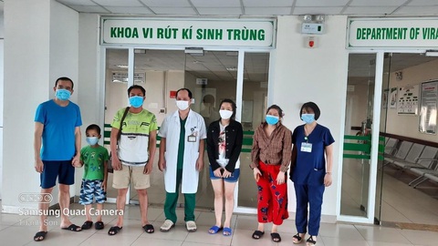 Đánh giá sức khỏe phi công người Anh trước khi xem xét cho về nước vào ngày 12-7 - Ảnh 1. Đánh giá sức khỏe phi công người Anh trước khi xem xét cho về nước vào ngày 12-7 - Ảnh 1.