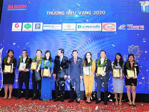 Trao giải Thương hiệu Việt được yêu thích nhất năm 2020 - Ảnh 2. Trao giải Thương hiệu Việt được yêu thích nhất năm 2020 - Ảnh 2.
