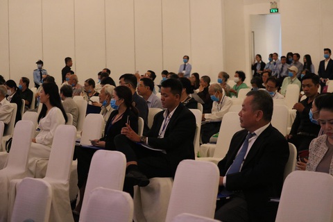 Eximbank hoãn cả hai đại hội cổ đông trong một ngày - Ảnh 2. Eximbank hoãn cả hai đại hội cổ đông trong một ngày - Ảnh 2.