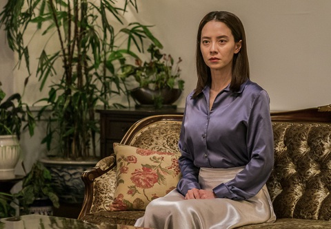 Phim Kẻ xâm nhập: Lời cảnh tỉnh về hội thánh tà đạo đáng sợ của Hàn Quốc - Ảnh 3. Phim Kẻ xâm nhập: Lời cảnh tỉnh về hội thánh tà đạo đáng sợ của Hàn Quốc - Ảnh 3.