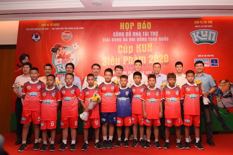 Cựu danh thủ Hồng Sơn: Nhiều người nói tôi phải làm HLV ở V-League hoặc đội tuyển - Ảnh 1. Cựu danh thủ Hồng Sơn: Nhiều người nói tôi phải làm HLV ở V-League hoặc đội tuyển - Ảnh 1.