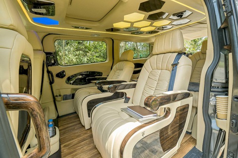 MC Quyền Linh: Không ngại di chuyển đường dài với chuyến xe hạnh phúc Ford Tourneo - Ảnh 3. MC Quyền Linh: Không ngại di chuyển đường dài với chuyến xe hạnh phúc Ford Tourneo - Ảnh 3.