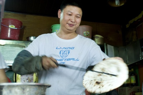 Cuộc sống đảo lộn của nghệ sĩ có khuôn mặt giống ông Tập Cận Bình - Ảnh 3. Cuộc sống đảo lộn của nghệ sĩ có khuôn mặt giống ông Tập Cận Bình - Ảnh 3.