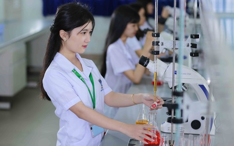 Trường trẻ vào top 10 công bố quốc tế và nghi vấn... mua bài báo khoa học - Ảnh 1. Trường trẻ vào top 10 công bố quốc tế và nghi vấn... mua bài báo khoa học - Ảnh 1.