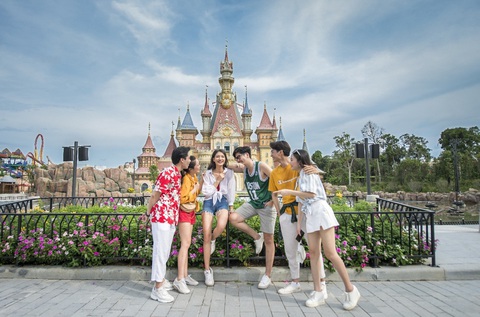 Mở cửa công viên chủ đề ứng dụng trải nghiệm giải trí ảo - Ảnh 5. Mở cửa công viên chủ đề ứng dụng trải nghiệm giải trí ảo - Ảnh 5.