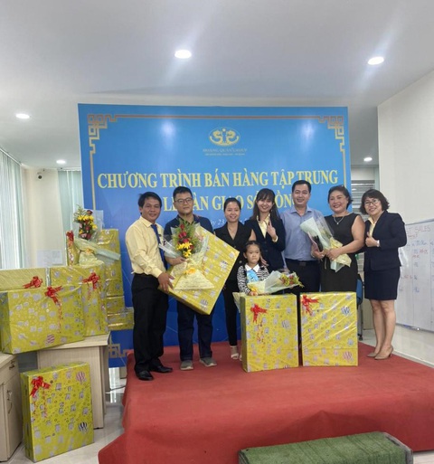 Trao sổ hồng cho khách mua nhà ở Khu Đô thị mới Trà Vinh - Ảnh 1. Trao sổ hồng cho khách mua nhà ở Khu Đô thị mới Trà Vinh - Ảnh 1.