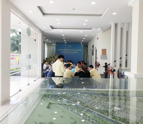 Trao sổ hồng cho khách mua nhà ở Khu Đô thị mới Trà Vinh - Ảnh 2. Trao sổ hồng cho khách mua nhà ở Khu Đô thị mới Trà Vinh - Ảnh 2.