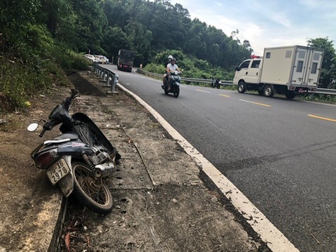 Công an, quân đội phối hợp truy bắt người nghi tù vượt ngục trên đèo Hải Vân - Ảnh 1. Công an, quân đội phối hợp truy bắt người nghi tù vượt ngục trên đèo Hải Vân - Ảnh 1.