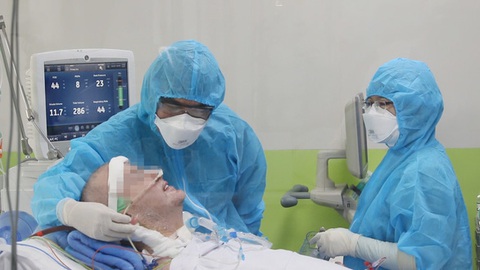 Thật kỳ diệu, phi công người Anh tỉnh hoàn toàn - Ảnh 1. Thật kỳ diệu, phi công người Anh tỉnh hoàn toàn - Ảnh 1.