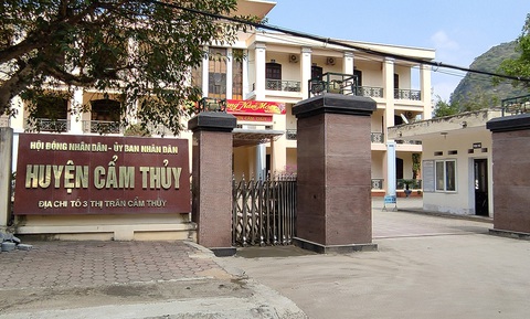 Gần 10 năm đứng lớp vẫn không được dự tuyển viên chức - Ảnh 1. Gần 10 năm đứng lớp vẫn không được dự tuyển viên chức - Ảnh 1.