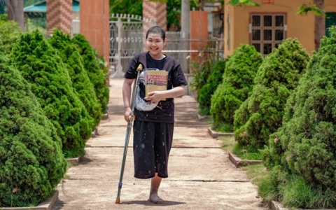 Thấy con đi tập tễnh, đau lắm - Ảnh 3. Thấy con đi tập tễnh, đau lắm - Ảnh 3.