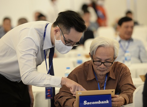 ‘Năm 2022-2023, cổ đông Sacombank sẽ không còn phải than về cổ tức’ - Ảnh 1. ‘Năm 2022-2023, cổ đông Sacombank sẽ không còn phải than về cổ tức’ - Ảnh 1.