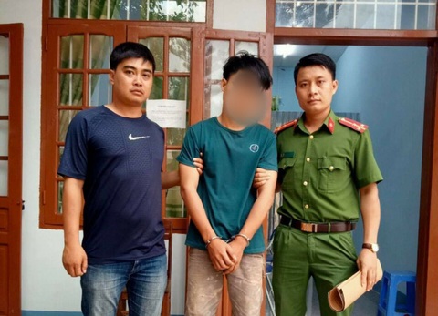 Bắt nghi phạm xịt hơi cay cướp tài sản của người giao hàng online - Ảnh 1. Bắt nghi phạm xịt hơi cay cướp tài sản của người giao hàng online - Ảnh 1.