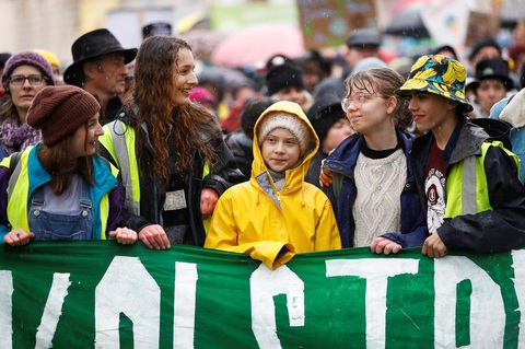 Đại sứ quán Thụy Điển giới thiệu sách Greta Thunberg: Chiến binh vì hành tinh xanh - Ảnh 1. Đại sứ quán Thụy Điển giới thiệu sách Greta Thunberg: Chiến binh vì hành tinh xanh - Ảnh 1.