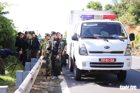 Huy động nhiều trinh sát kinh nghiệm vây bắt phạm nhân vượt ngục trên đèo Hải Vân - Ảnh 3. Huy động nhiều trinh sát kinh nghiệm vây bắt phạm nhân vượt ngục trên đèo Hải Vân - Ảnh 3.