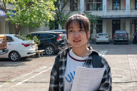 Cô học sinh một mình kiếm sống giữa thủ đô từ năm 14 tuổi - Ảnh 1. Cô học sinh một mình kiếm sống giữa thủ đô từ năm 14 tuổi - Ảnh 1.