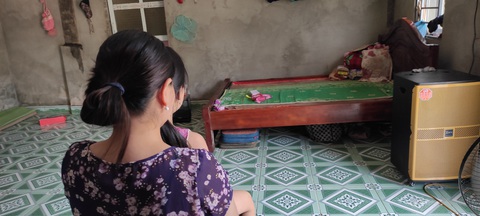 Điều tra vụ bé gái 6 tuổi nghi bị hàng xóm dâm ô nhiều lần - Ảnh 1. Điều tra vụ bé gái 6 tuổi nghi bị hàng xóm dâm ô nhiều lần - Ảnh 1.