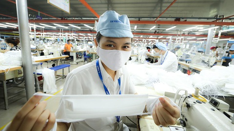 Khẩu trang Việt giúp thế giới an toàn hơn - Ảnh 5. Khẩu trang Việt giúp thế giới an toàn hơn - Ảnh 5.